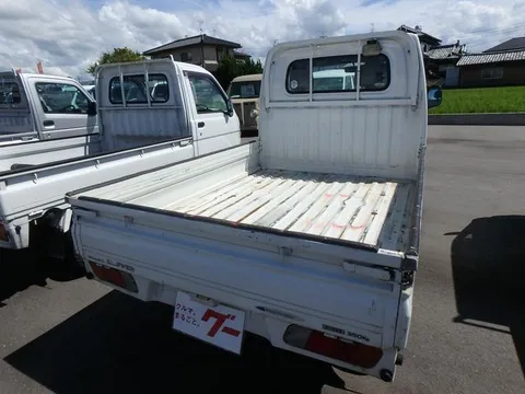 Nissan Clipper Truck