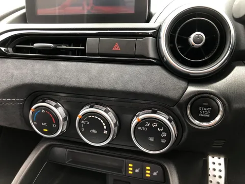 Mazda MX-5 (Roadster)