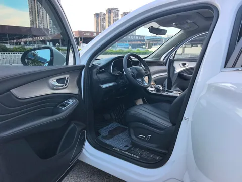 Roewe RX5