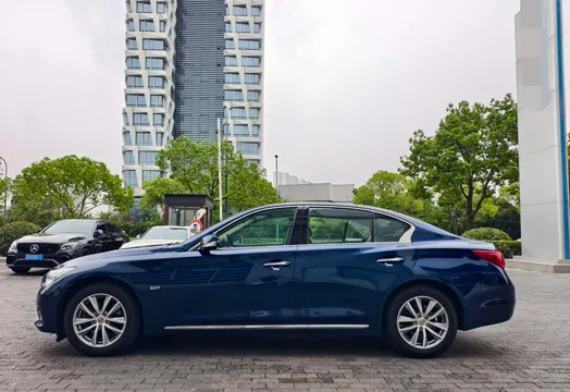 Infiniti Q50L