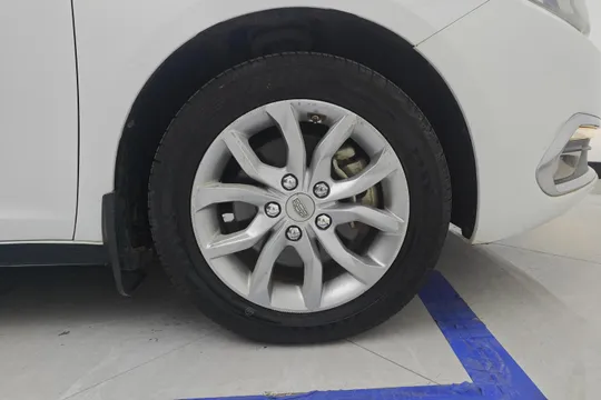 Geely Emgrand GL