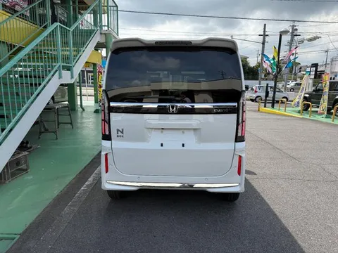 Honda N-BOX Custom