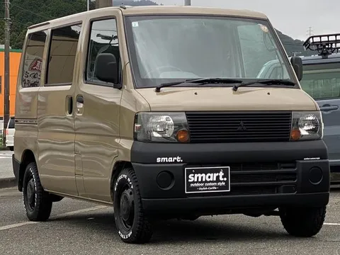 Mitsubishi Minicab Van