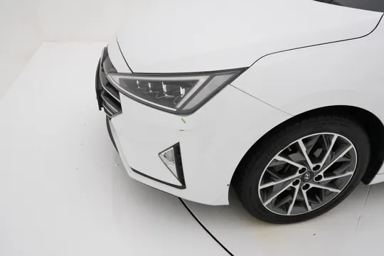 Hyundai Elantra (Avante)