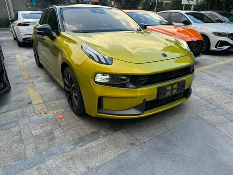 Lynk & Co 03