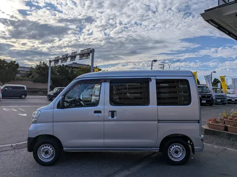 Toyota Pixis Van