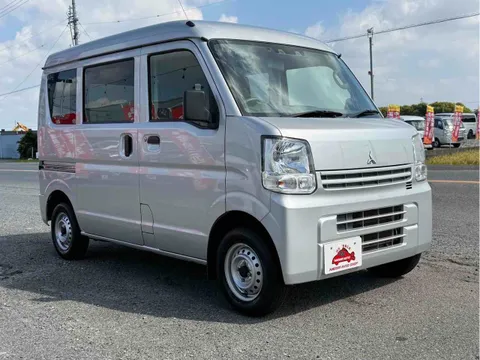 Mitsubishi Minicab Van