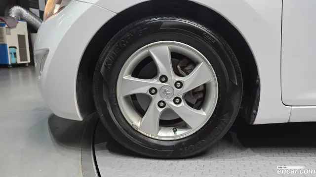 Hyundai Elantra (Avante)