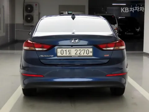 Hyundai Elantra (Avante)