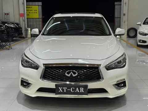 Infiniti Q50L