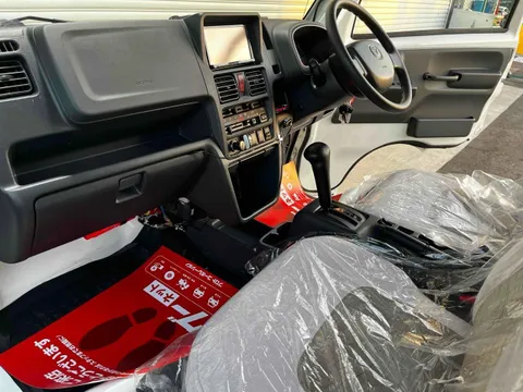 Mazda Scrum Truck