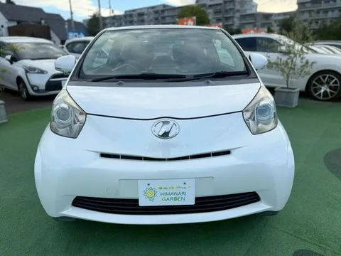 Toyota iQ