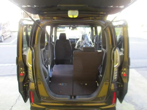 Honda N-BOX Custom