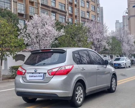 Venucia R50