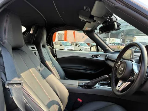 Mazda MX-5 (Roadster)