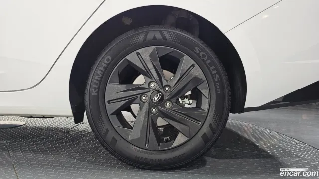 Hyundai Elantra (Avante)