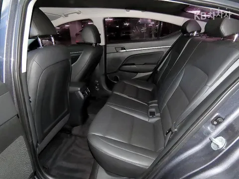 Hyundai Elantra (Avante)