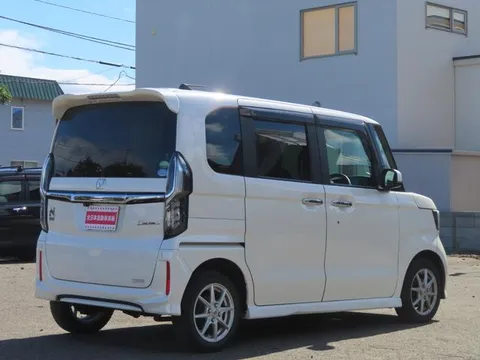 Honda N-BOX Custom