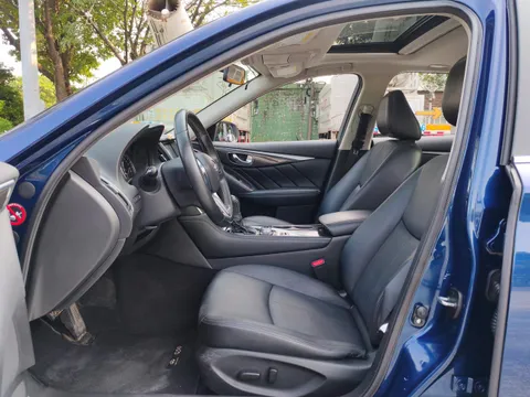 Infiniti Q50L