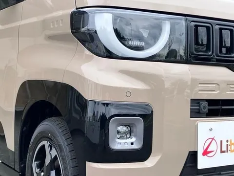Mitsubishi Delica Mini