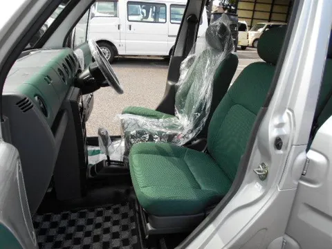 Daihatsu Naked