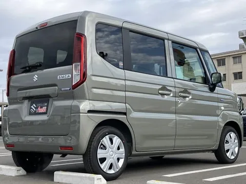 Suzuki Spacia