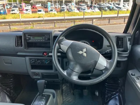 Mitsubishi Minicab Van
