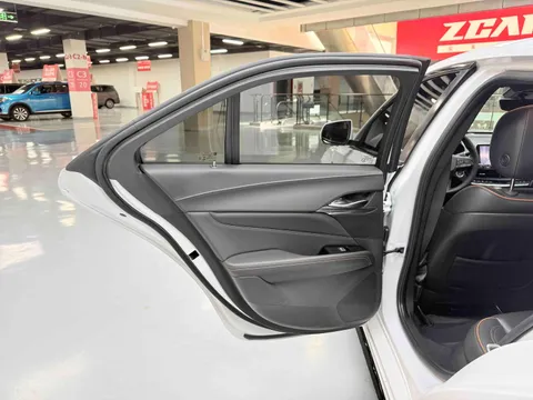 Cadillac CT4