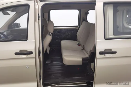 Wuling Hongguang V