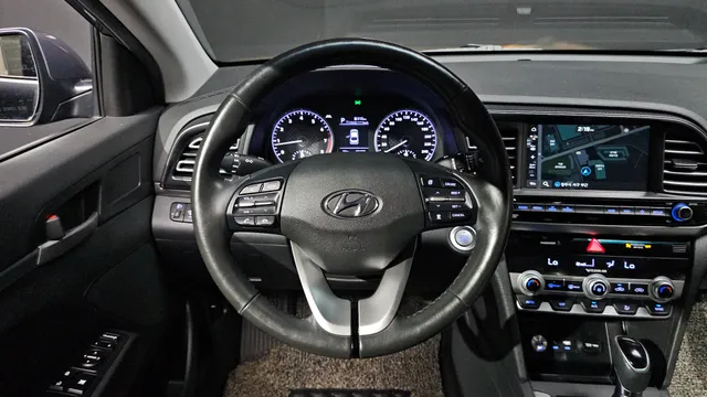 Hyundai Elantra (Avante)
