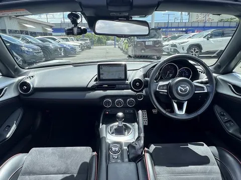 Mazda MX-5 (Roadster)