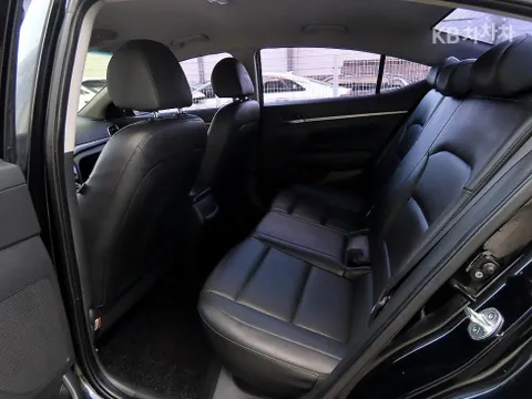Hyundai Elantra (Avante)