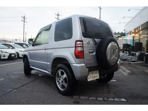 Nissan KIX