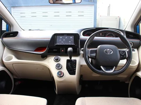 Toyota Sienta