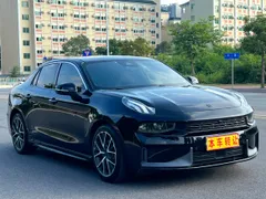Lynk & Co 03