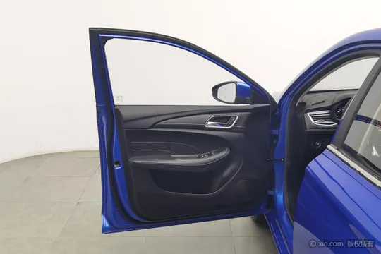 Roewe i5