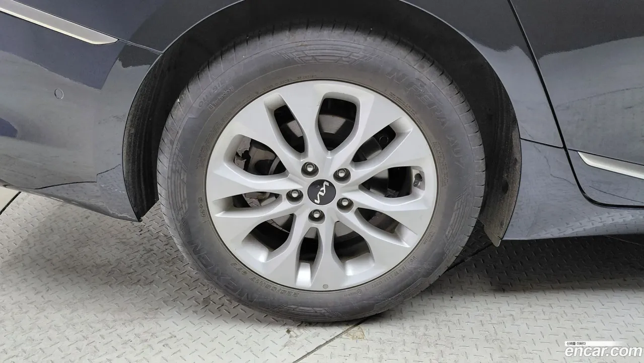 Kia K8