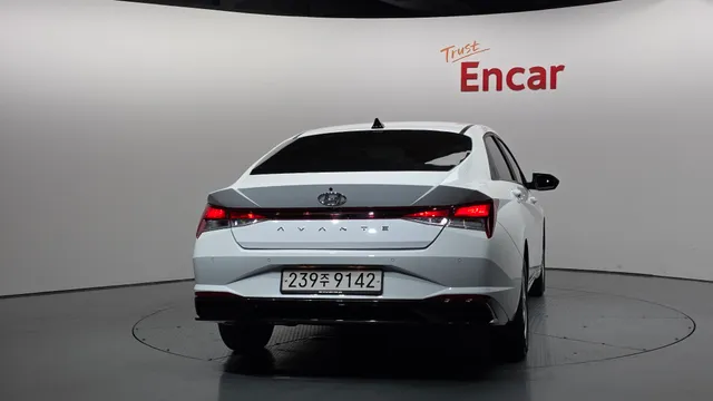 Hyundai Elantra (Avante)