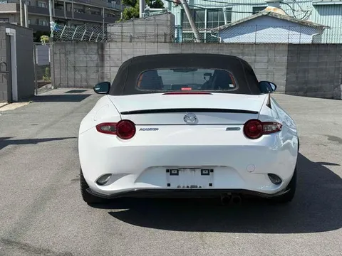 Mazda MX-5 (Roadster)