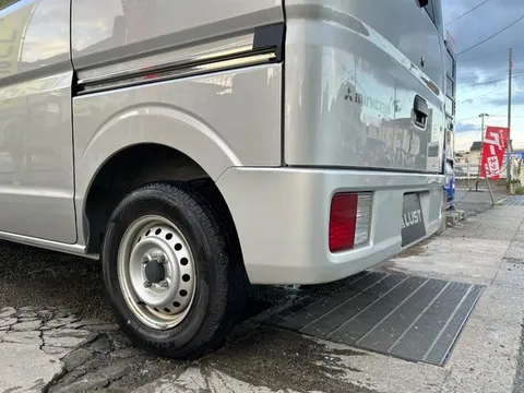 Mitsubishi Minicab Van