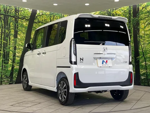 Honda N-BOX Custom
