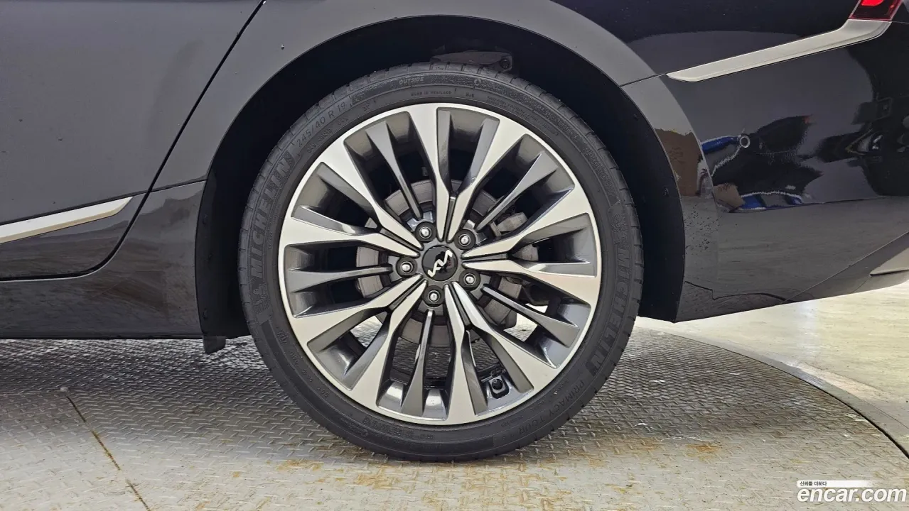 Kia K8