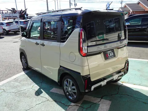 Mitsubishi Delica Mini