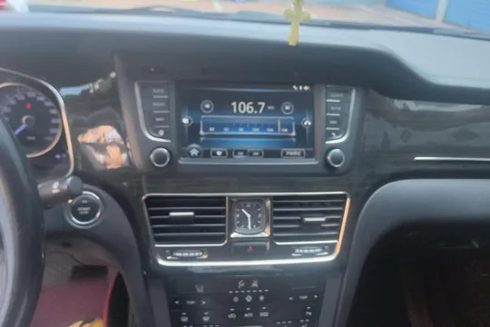 Hongqi H7