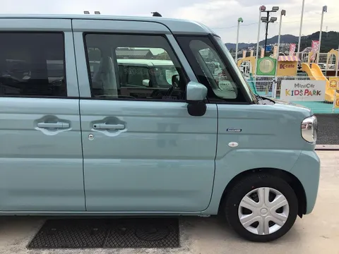 Suzuki Spacia