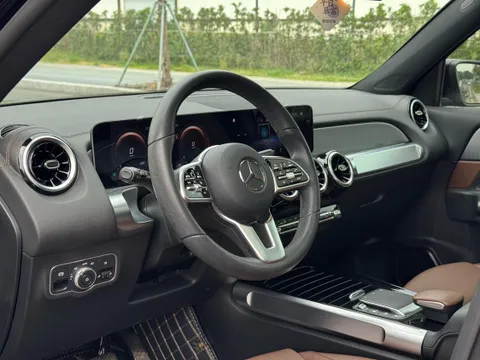 Mercedes-Benz Mercedes-Benz GLB