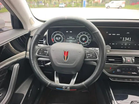 Hongqi HS5