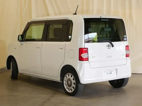 Toyota Pixis Space