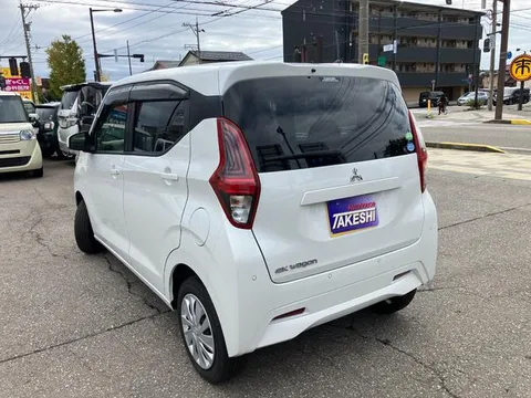 Mitsubishi eK Wagon