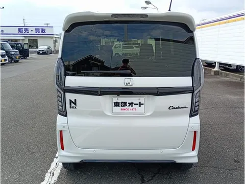 Honda N-BOX Custom